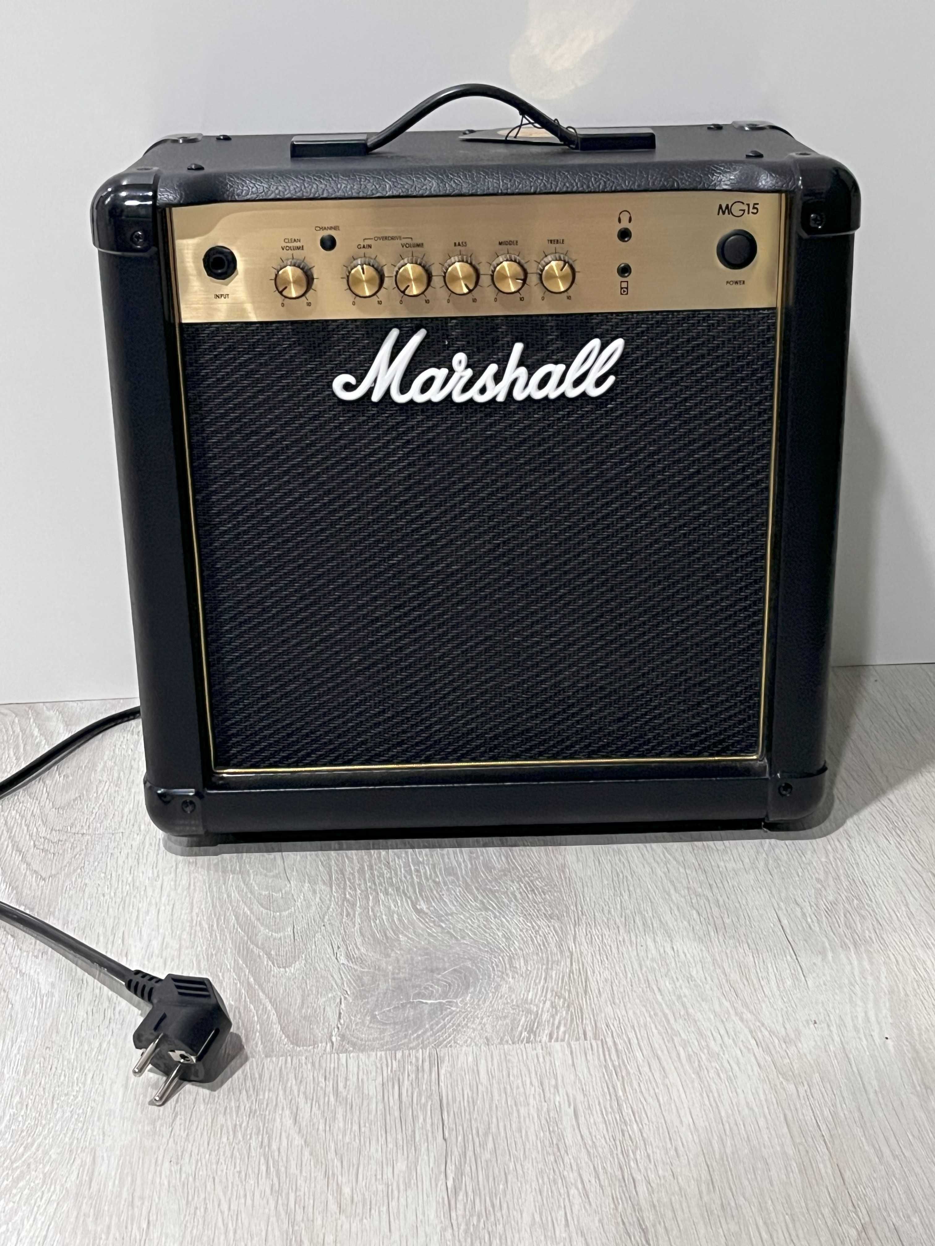 Продавам електрическа китара Sound Station с усилвател Marshall MG15