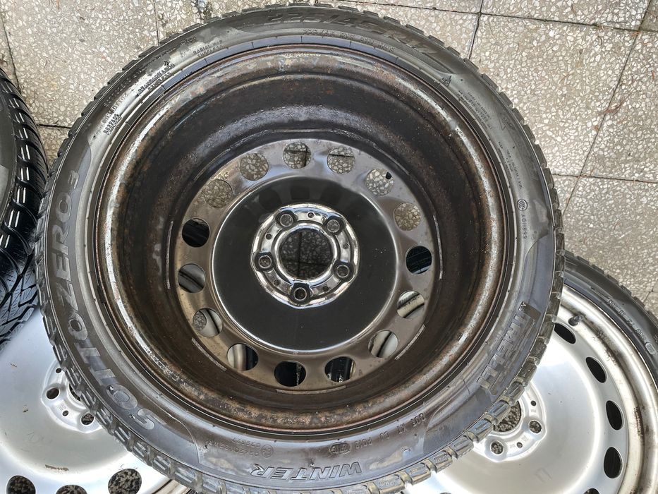 Гуми Pirelli с метални джанти 17-ки