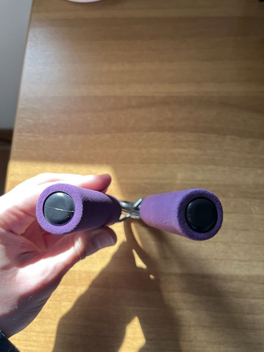 Flexor antebraț cu arc rezistent – tonifiere și întreținere musculară