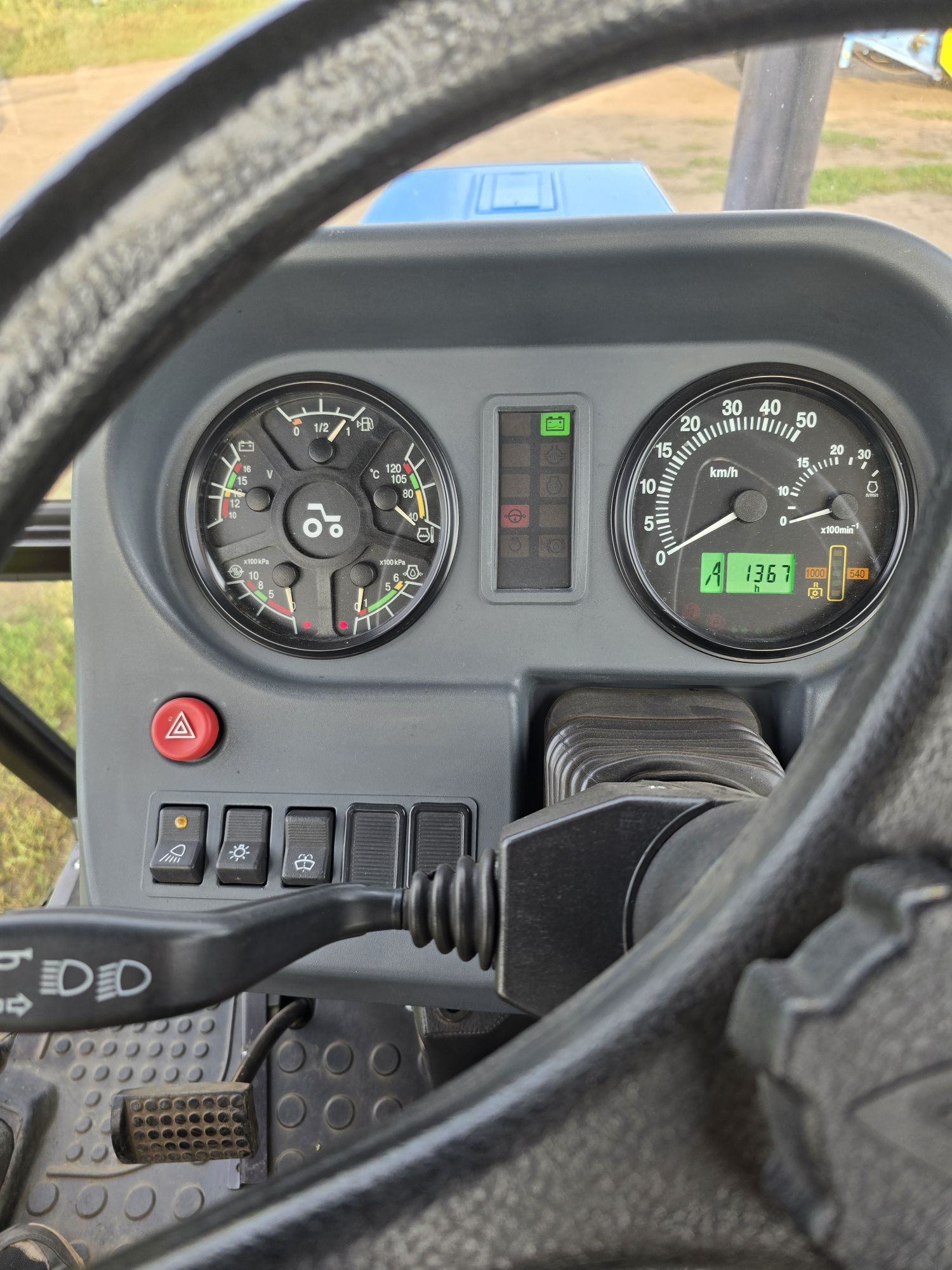 Трактор Мтз 892..