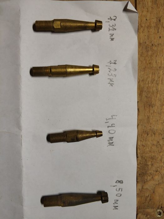 Части за струг от различни видове.