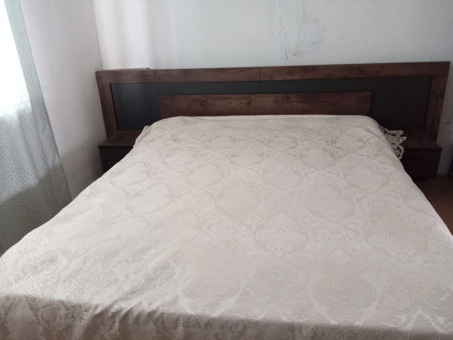 Спальный кровать