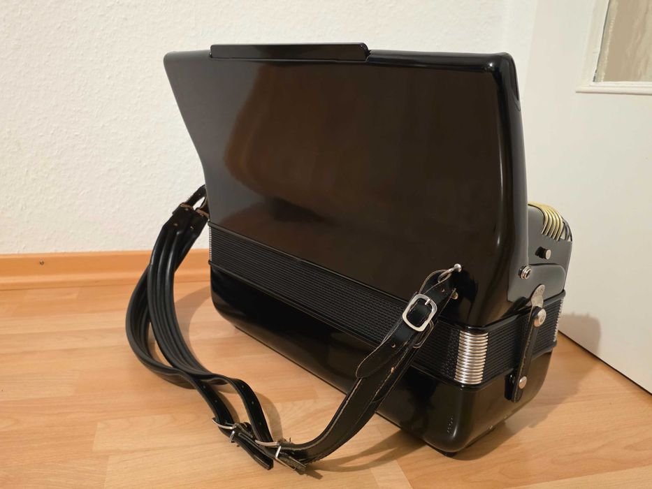 Акордеон Hohner Atlantic IV N De Luxe