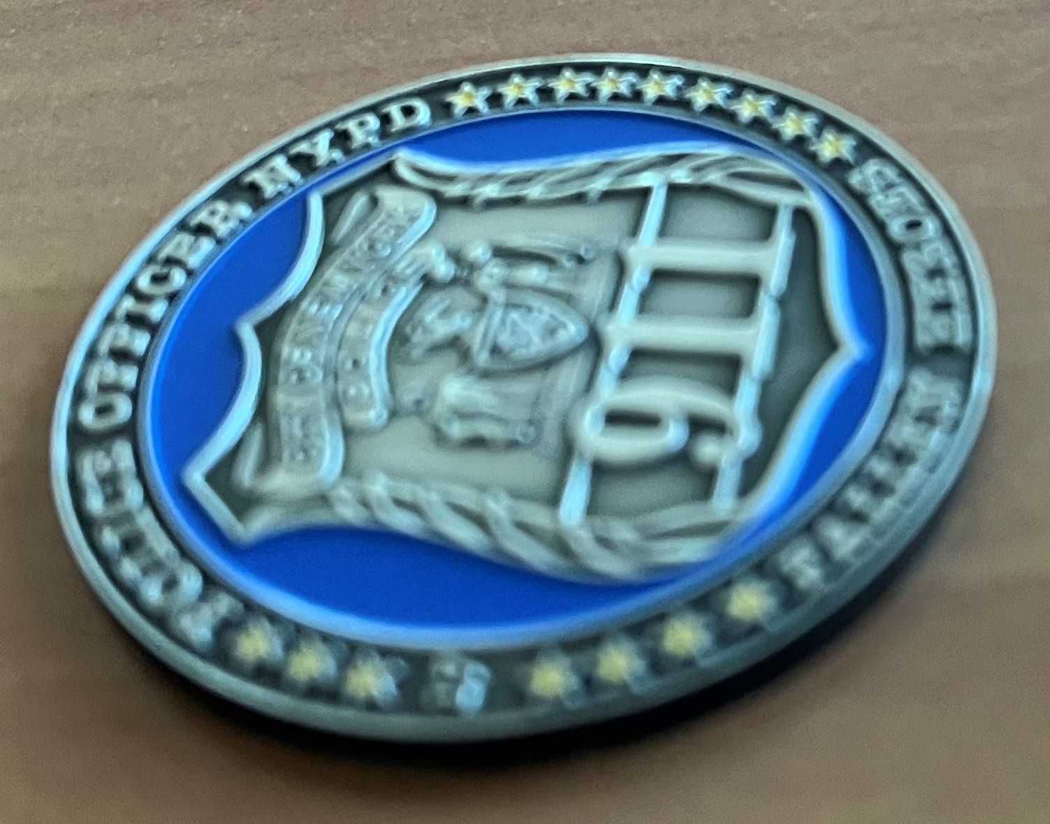 Moneda comemorativa dedicata “Police Department-Police officer NYPD” .