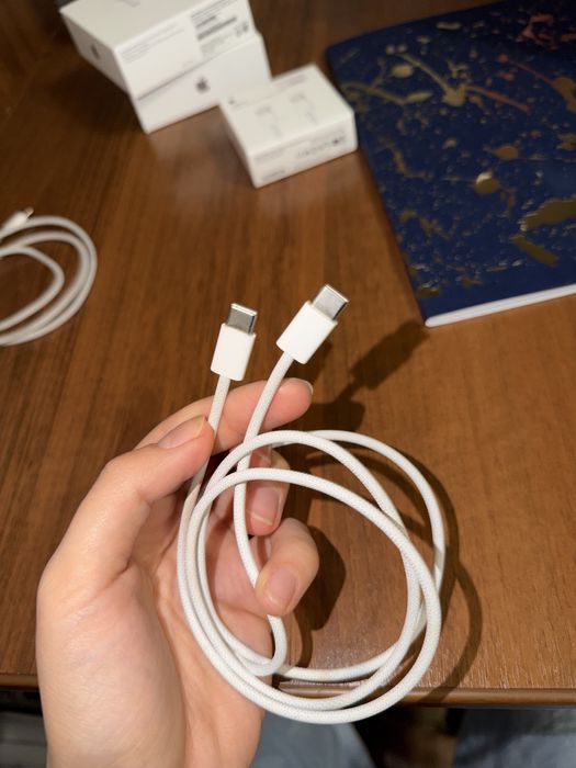 Оригинальный Apple USB-C кабель (Type-C to Type-C).