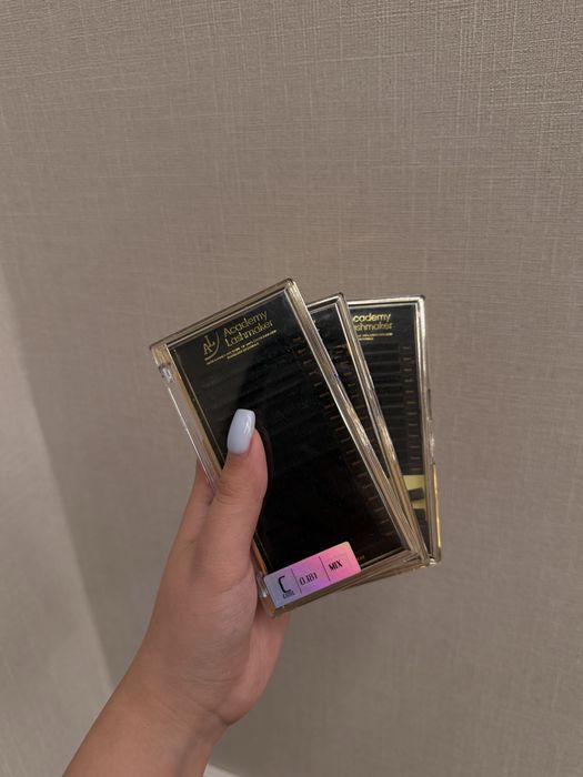 Продается набор для наращивания ресниц