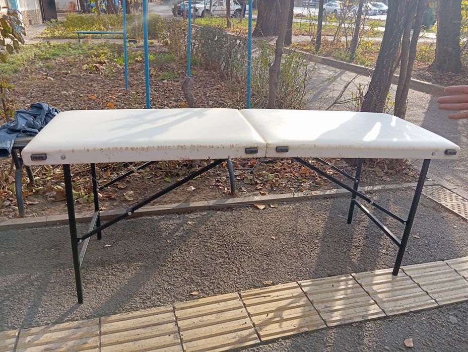 Медицинская массажная кушетка