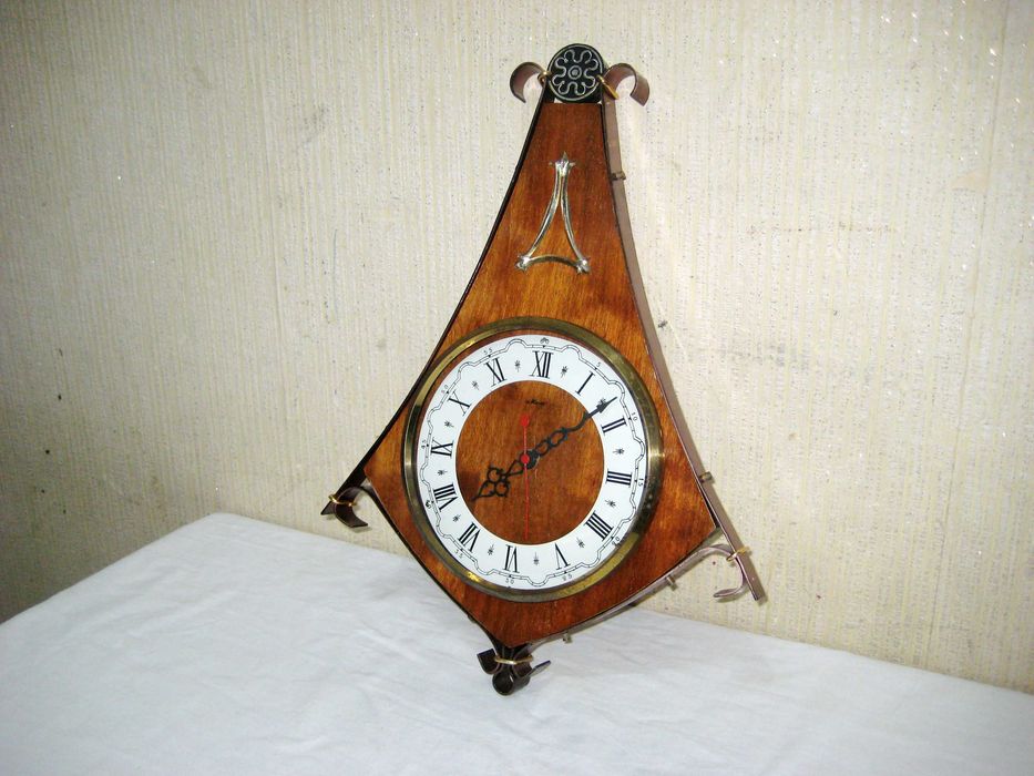 Часы настенный ссср  отличном рабочим состоянии!