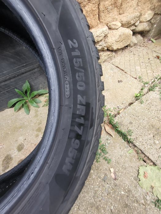 2бр 215/50/17 гумите са много запазени 23г