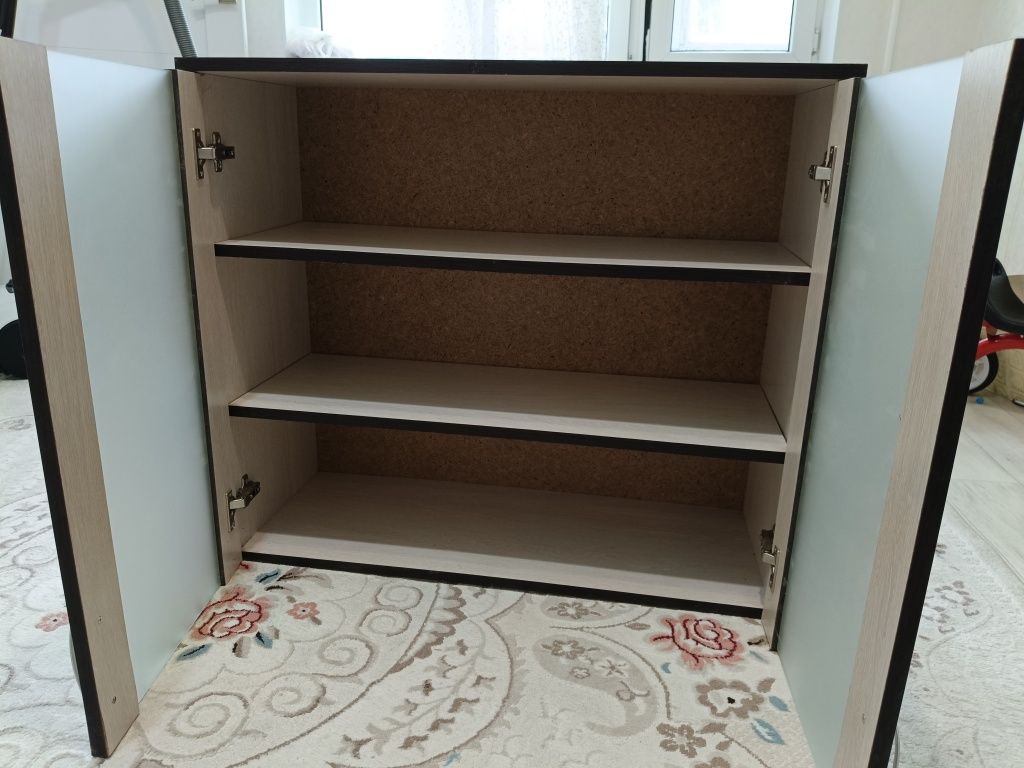 Продается верхняя часть кухонного гарнитура