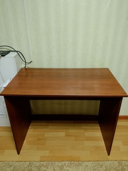 Стол компьютер в отличном состоянии