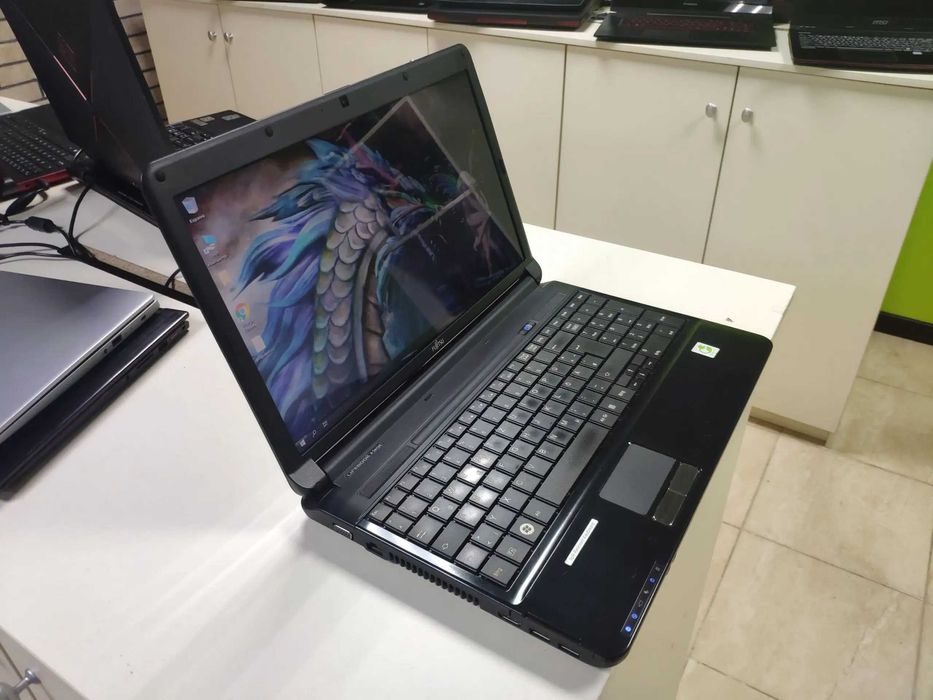 Fujitsu Core i3 • 4 ГБ RAM • HDD 500 ГБ • АКБ ~3 ч| ноутбук