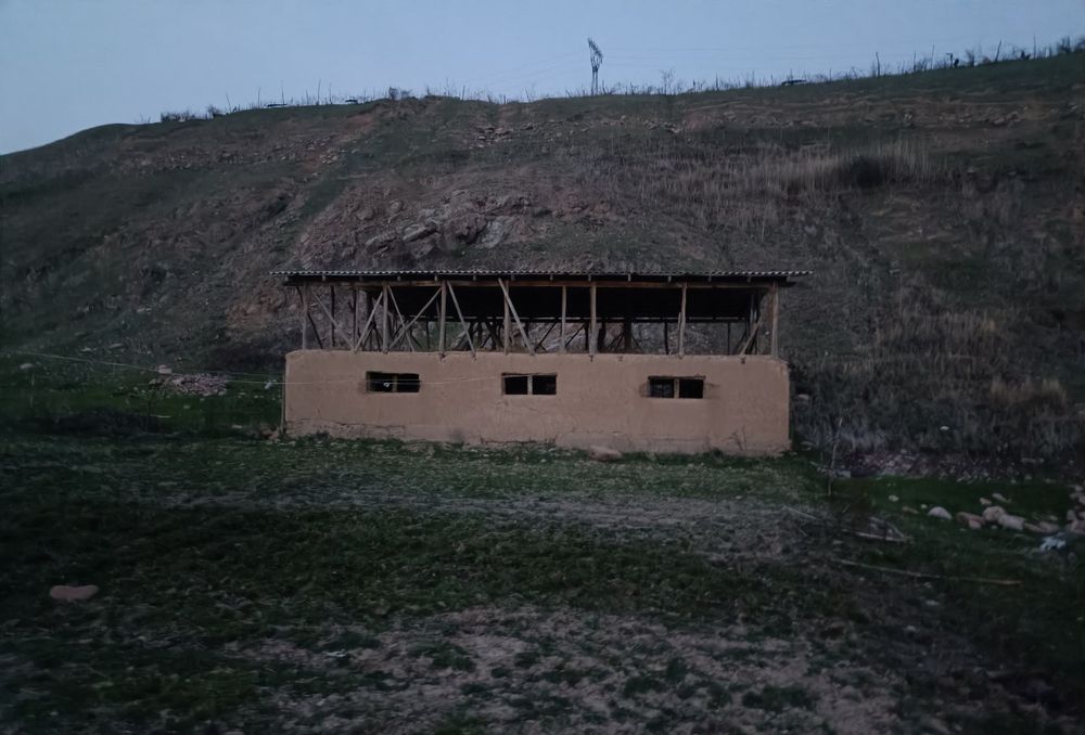 Дукент кургонида дала ховли сотилади