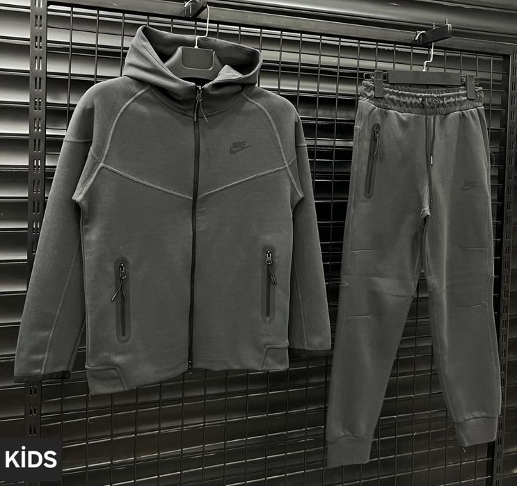 Детски и юношески екипи Nike Tech Fleece, памучни с удобна кройка