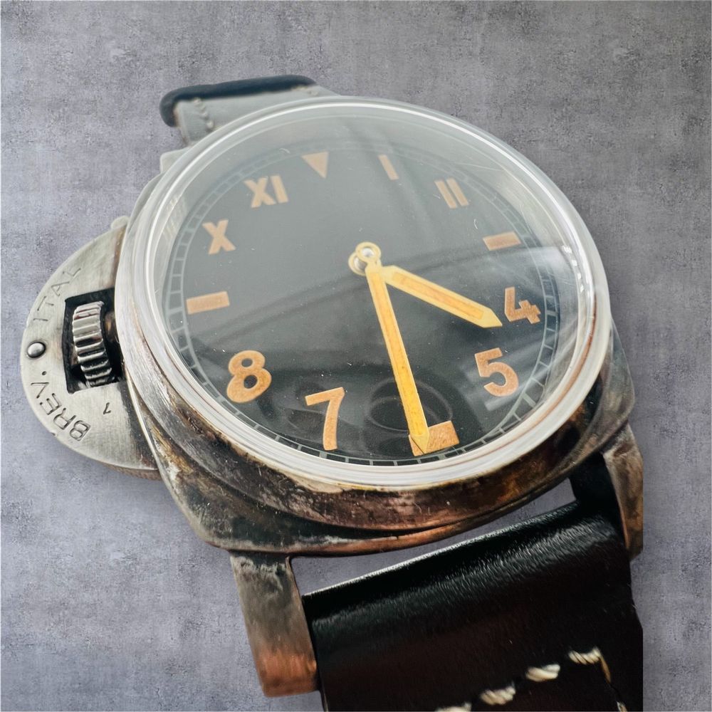 Хомидж в стил Panerai нарочно състарен вид