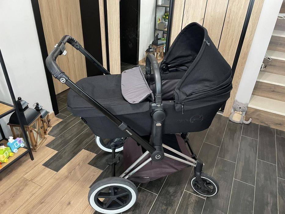 Cybex Priam (шаси + кош за новородено)