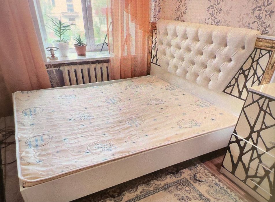 Спальный кровать