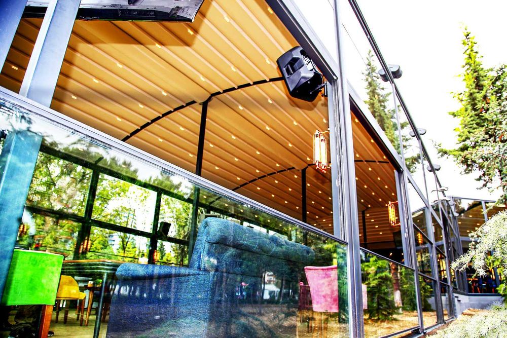 Foisoare,terase lemn/Pergole aluminiu/ Inchideri cu sticla securizata