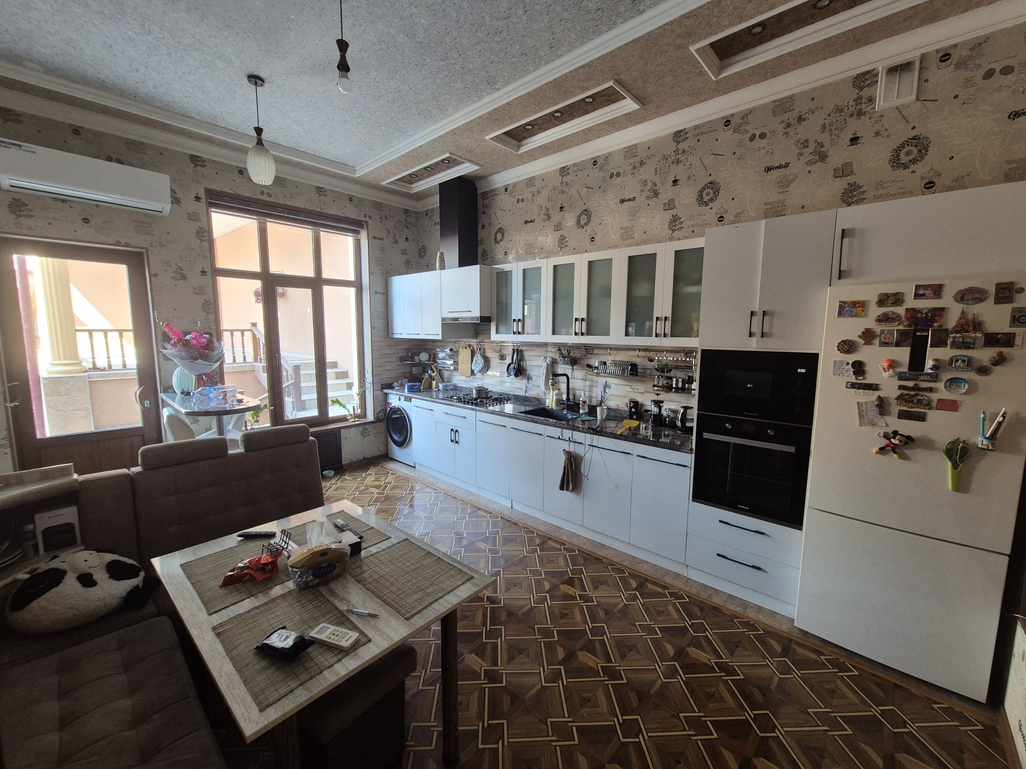 Продаю свой дом улица Сулола 6 комнат 6 санузлов на участке 570м²