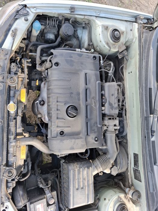 Dezmembrez Hyundai Elantra 1.6i /bara fata hyundai elantra/faruri elan