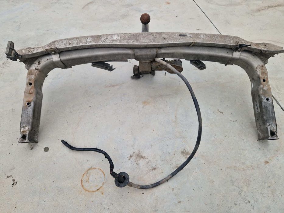 Теглич за Audi A4 B6 седан