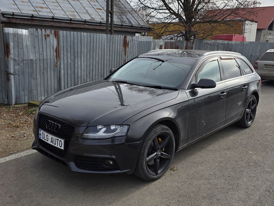 Dezmembrez Audi A4 B8 2011 CAHA LZ7L