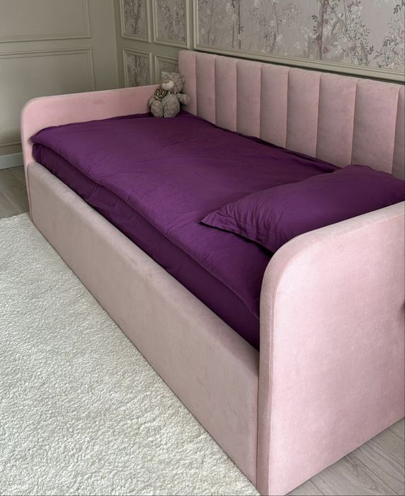 Продам кровать с матрасом