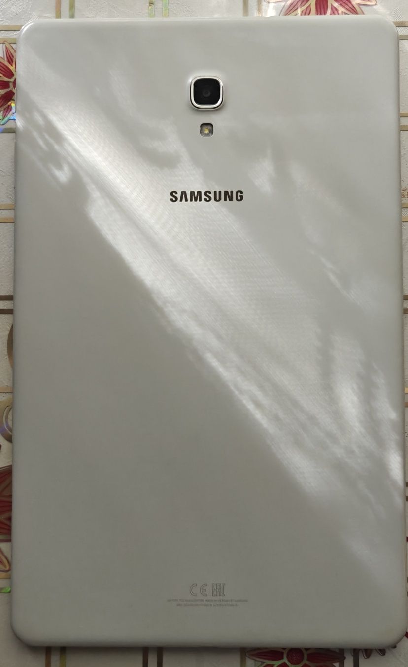 Планшет Samsung Galaxy Tab A 10.5 SM-T595