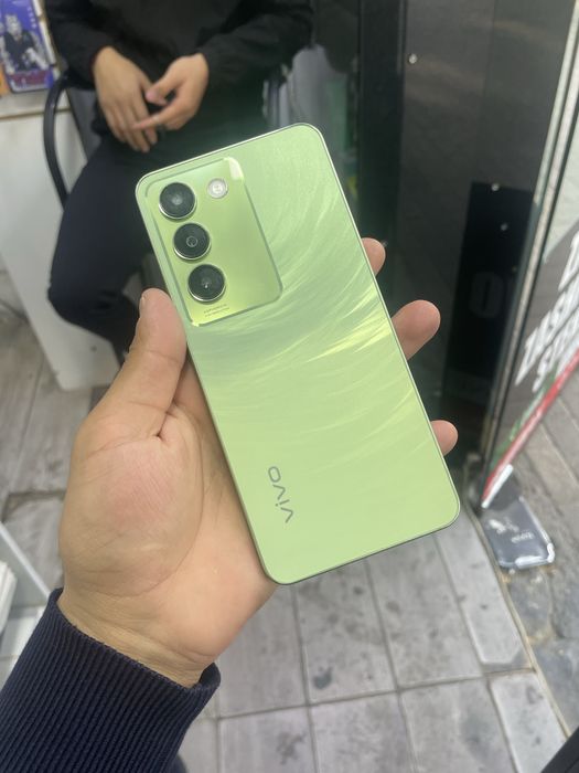 Vivo Y100 8+8/256 gb ideeeal