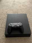 Vând PS4 + jocuri