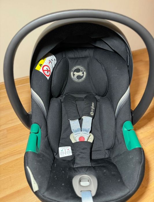 Продавам кошче столче за кола Cybex Aton S2