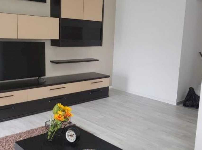 Дава се под наем Двустаен апартамент в Пловдив, Център - 60 кв.м за 285.6 € - Снимка #1