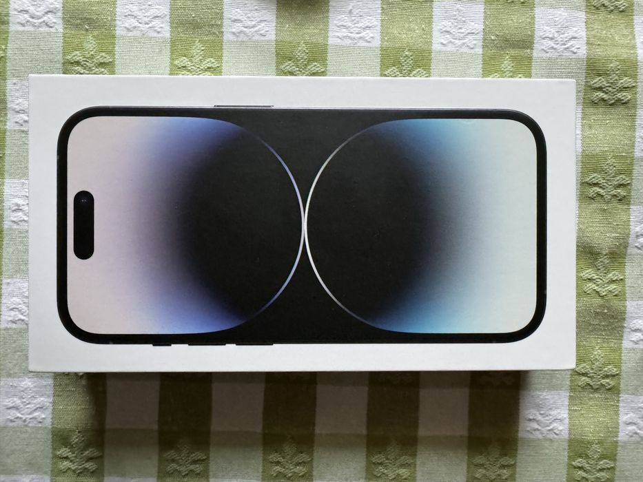 Iphone 14 pro 256 GB черен с оригинален кейс на ейпъл