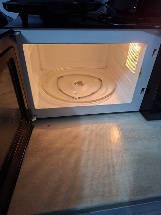 Микровълнова печка samsung.