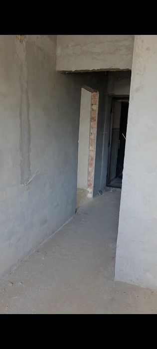 1 xonali kvartira sotiladi