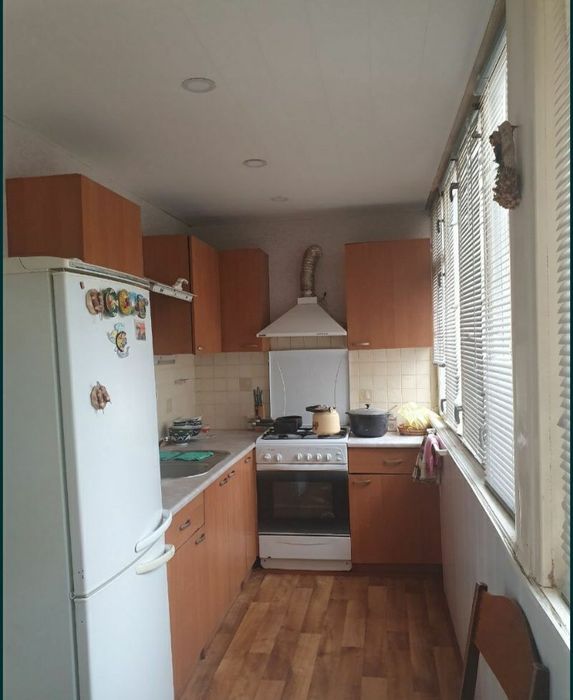 Продам 3 комнаты. Чиланзар 6. Балкон 2/6. Кирпич.