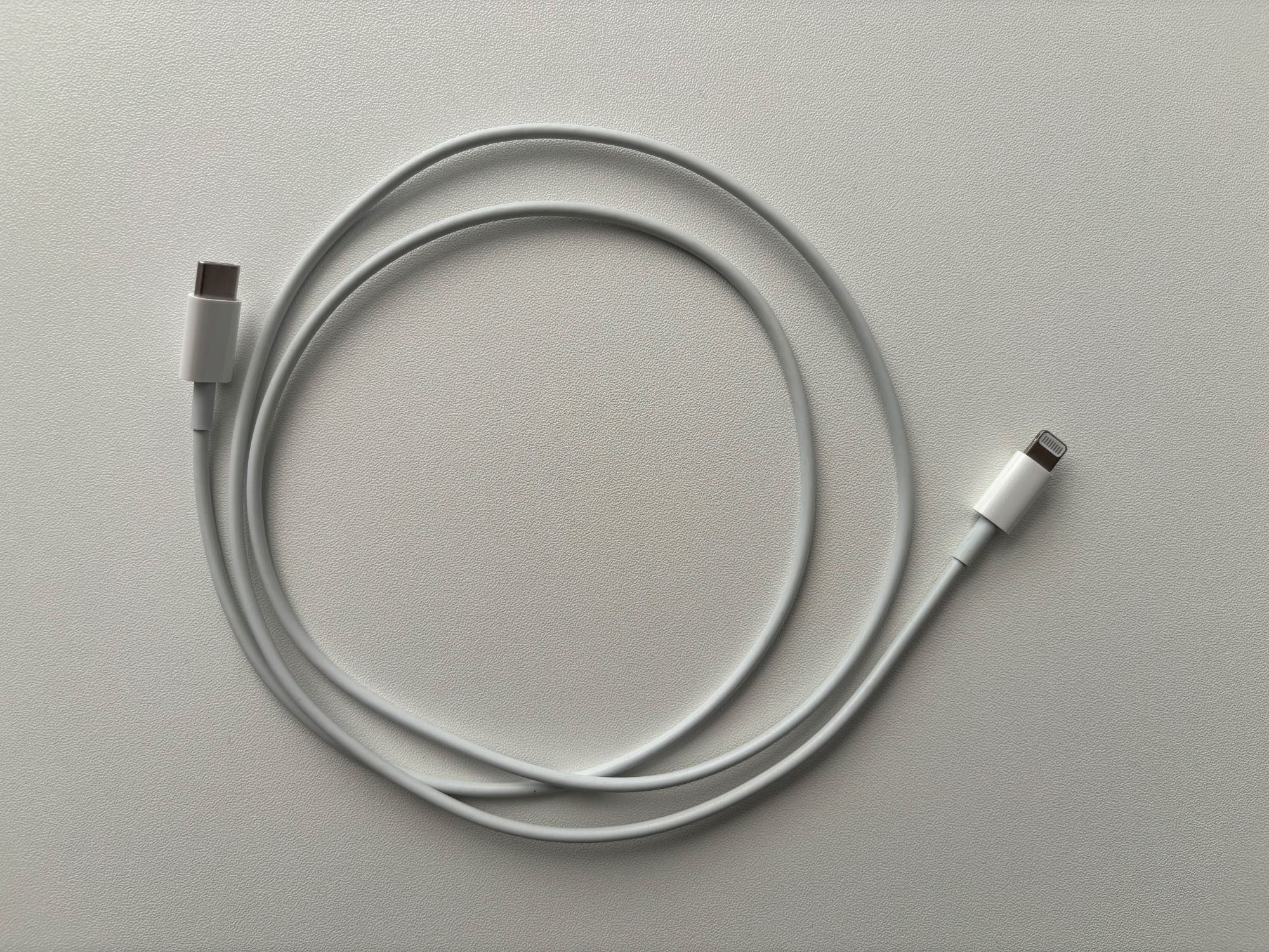 Cablu de date/incarcare Apple USB-C - Lightning (1 m)