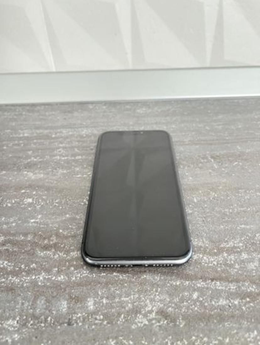 IPhone 11  în stare buna