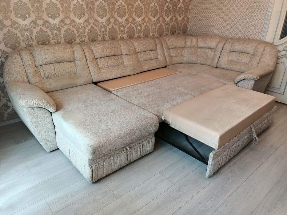 Срочно продаётся угловой диван  в хорошем состоянии