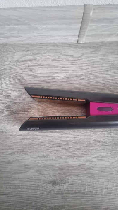 Преса за коса DYSON CORRALE HS03 чети описанието