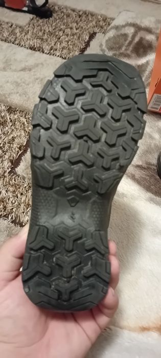 Bocanci Quechua (Decathlon) marime 30