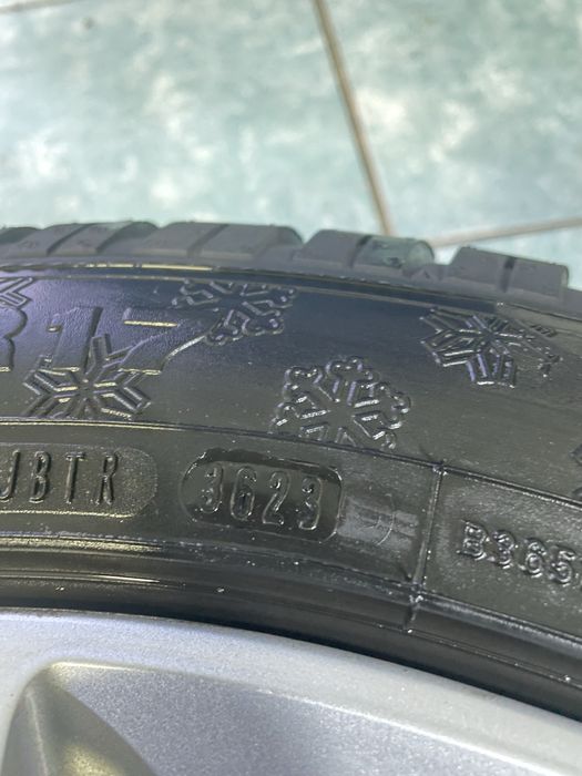 Jante aliaj R17 originale AUDI A4 A5 A6 225/50/17 iarna DUNLOP
