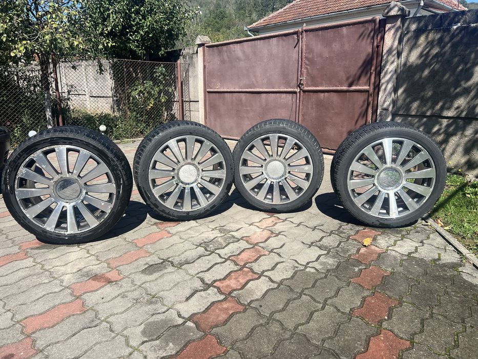 Vand anvelope de iarna pe 18 cu jante