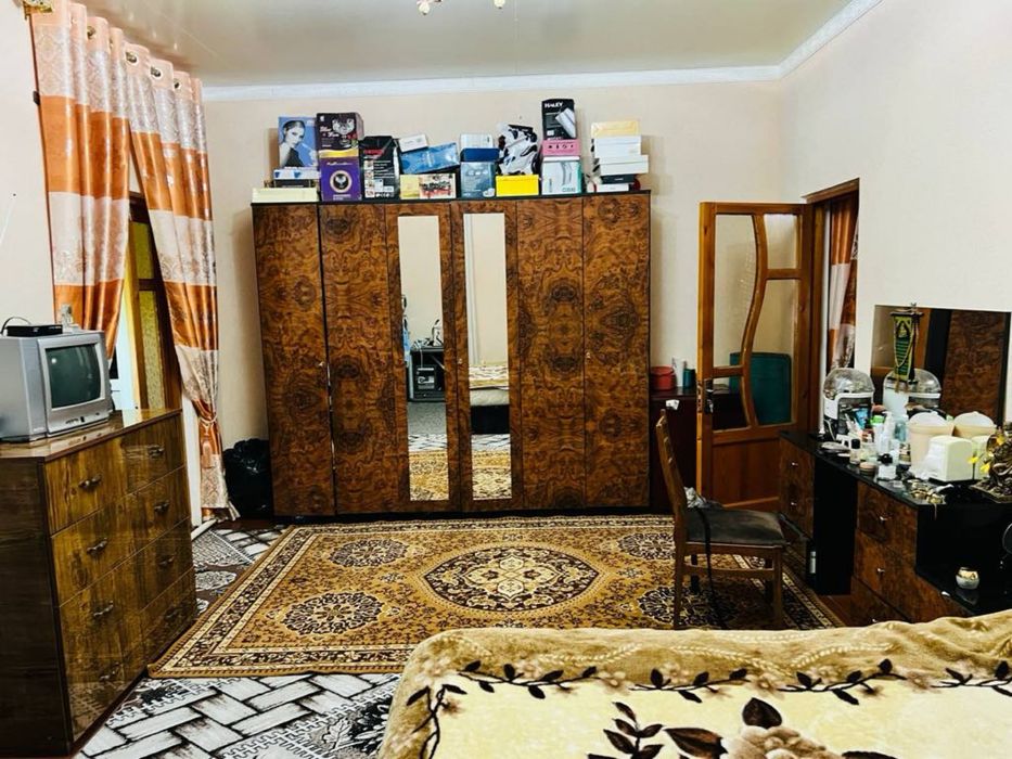 Уй сотилади хамма нарсаси билан