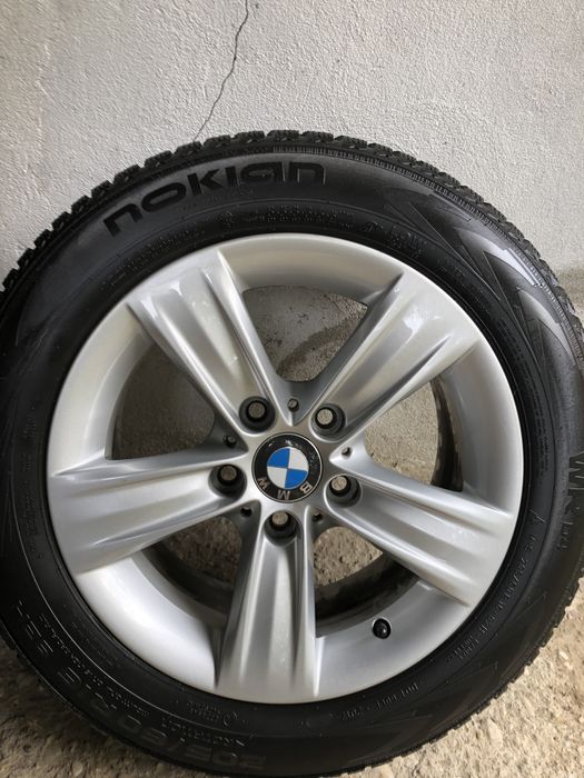 Jante originale Bmw cu anvelope de iarna Nokian