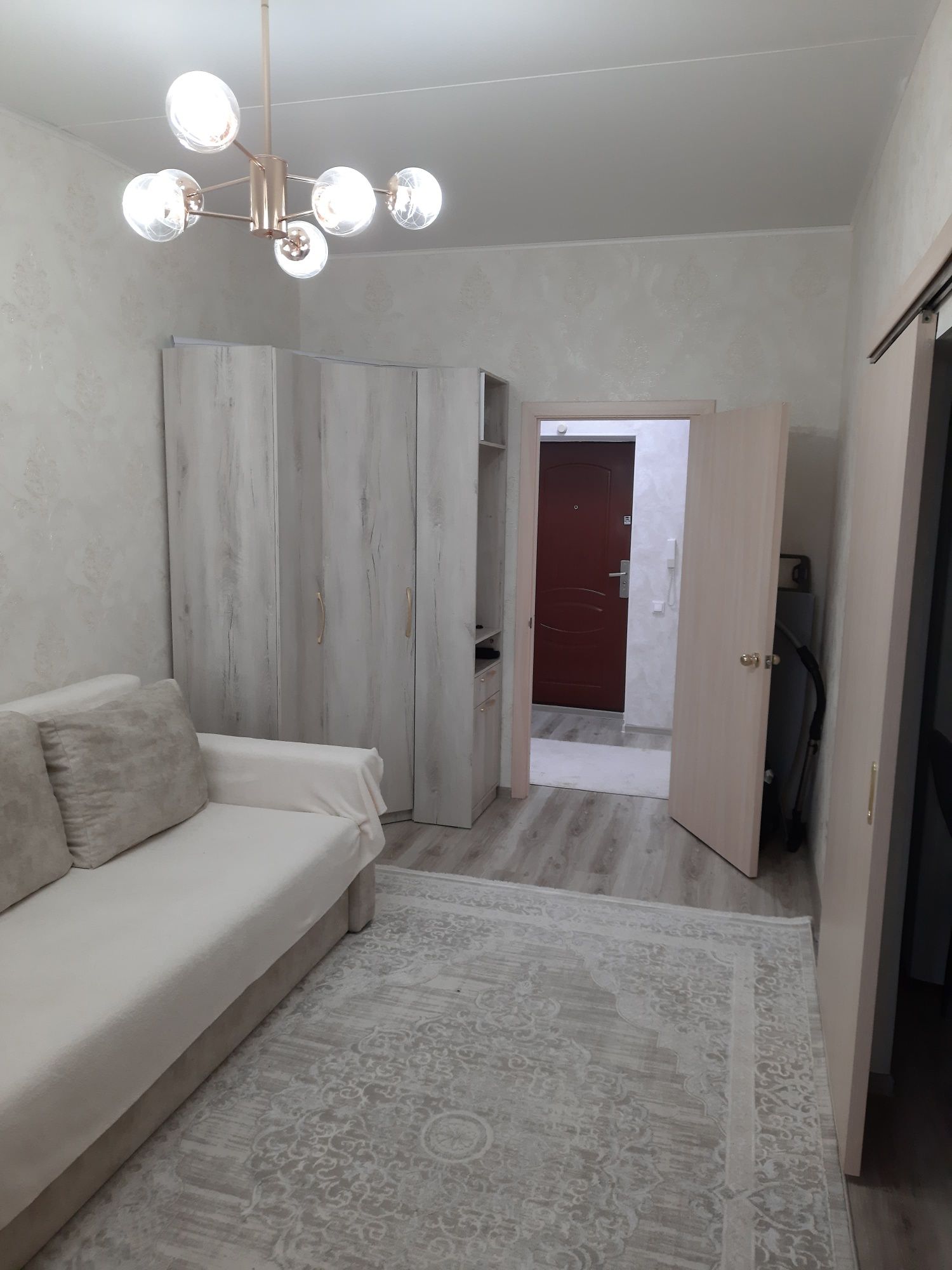 Продаю 1 комнатную квартиру в микрорайоне "Юбилейный "