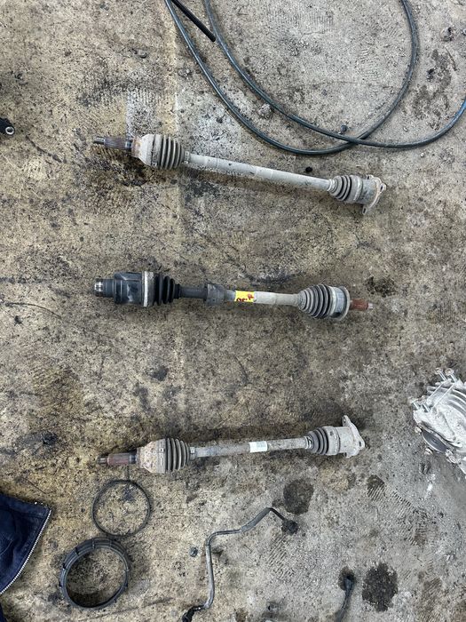 Полуоски за Фиат Седичи и Сузуки SX4