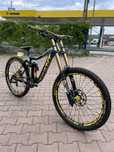 Giant Glory 8.0 2014 (Bicicleta Downhill)