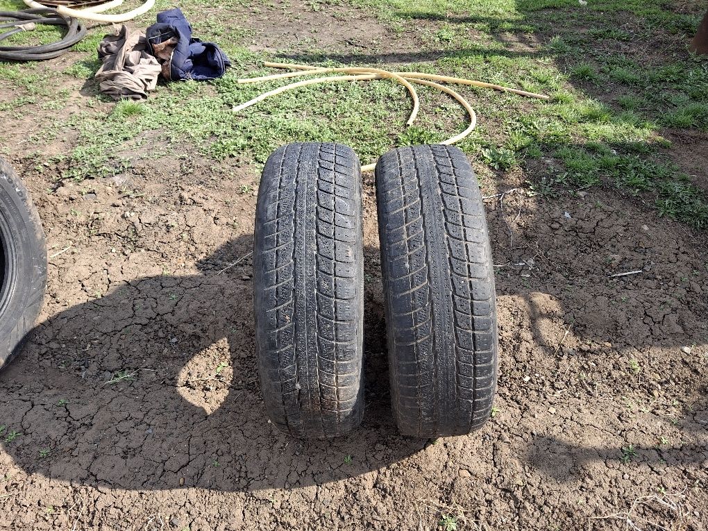 Шины для автомобиля-225/70 R16