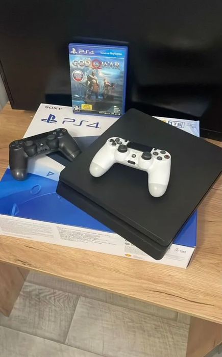 PS4 Slim на 1000Gb + игры